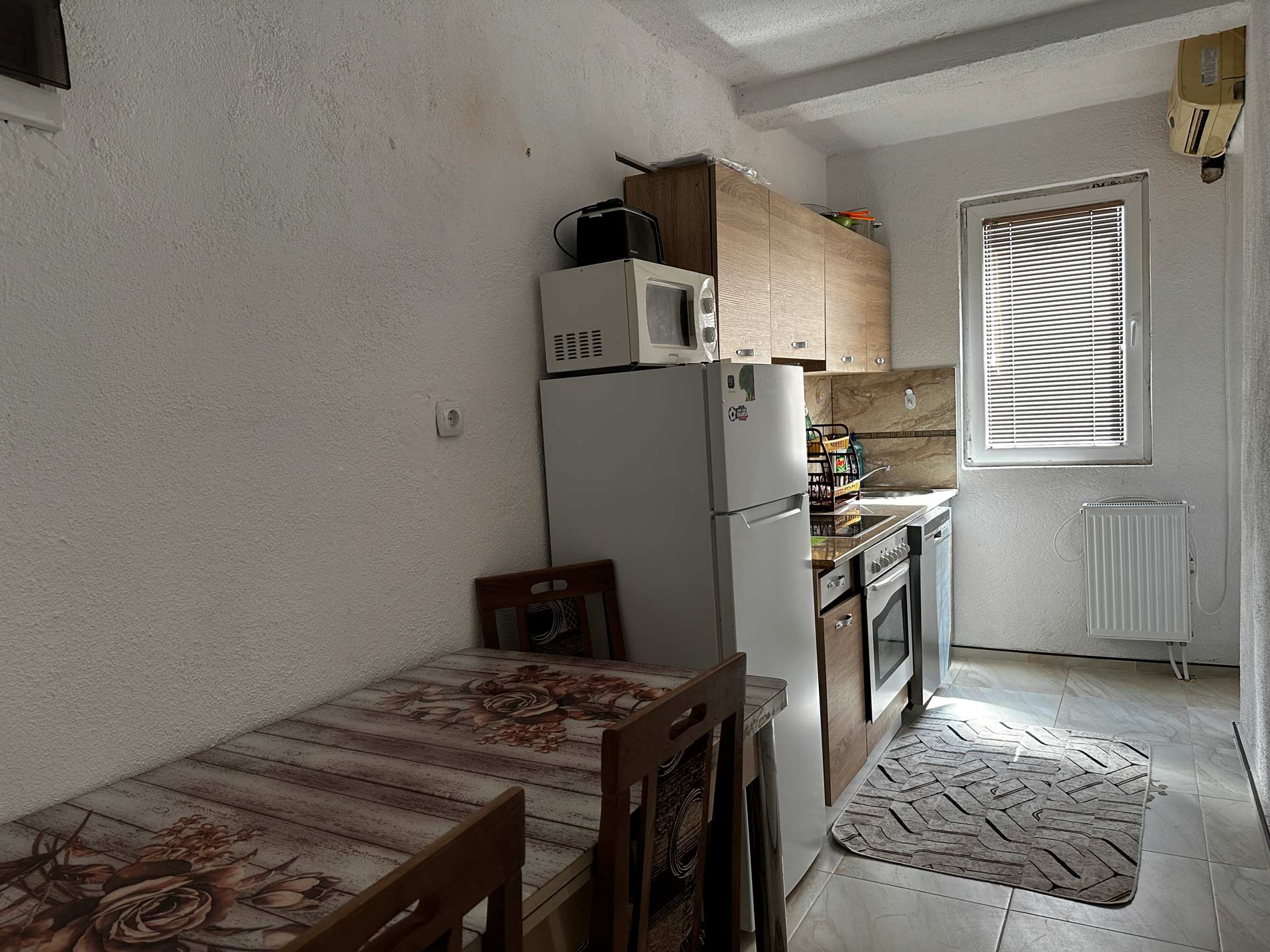 kitchen, refrigerator, table, microwave,
