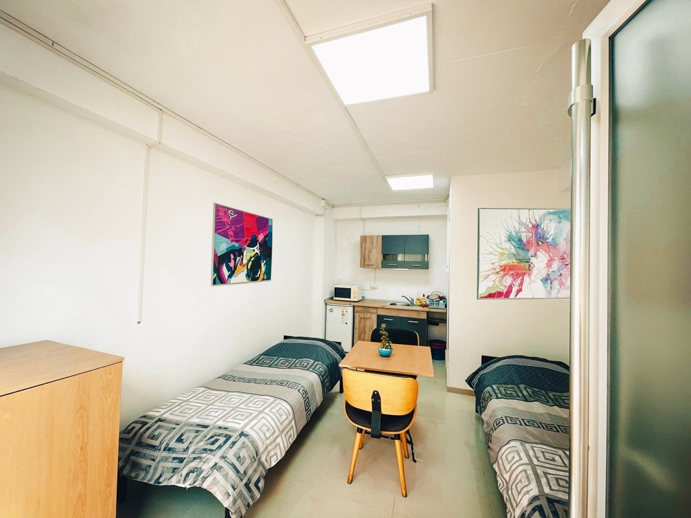 kitchen, beds, table,