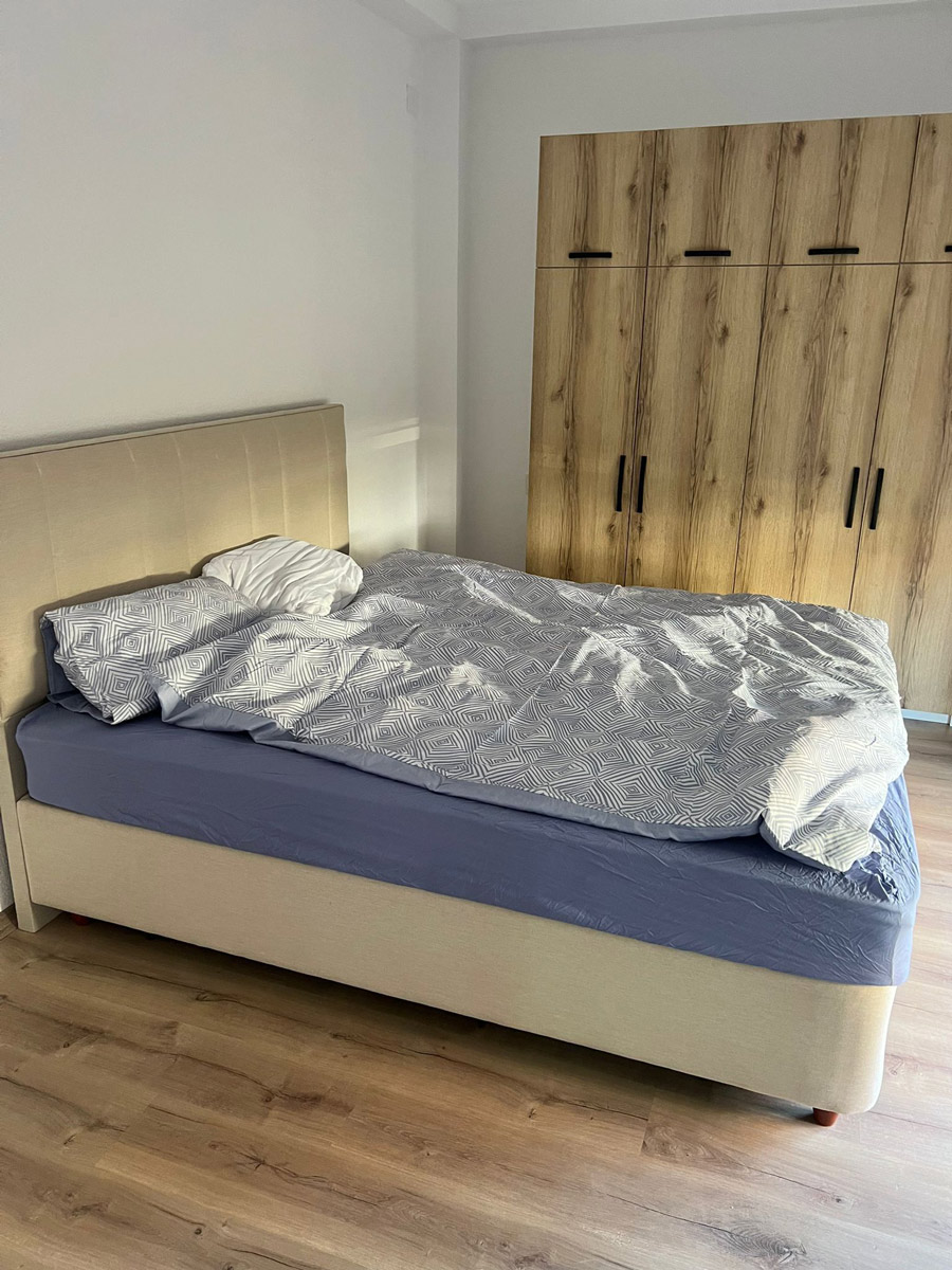 bedroom, double bed,