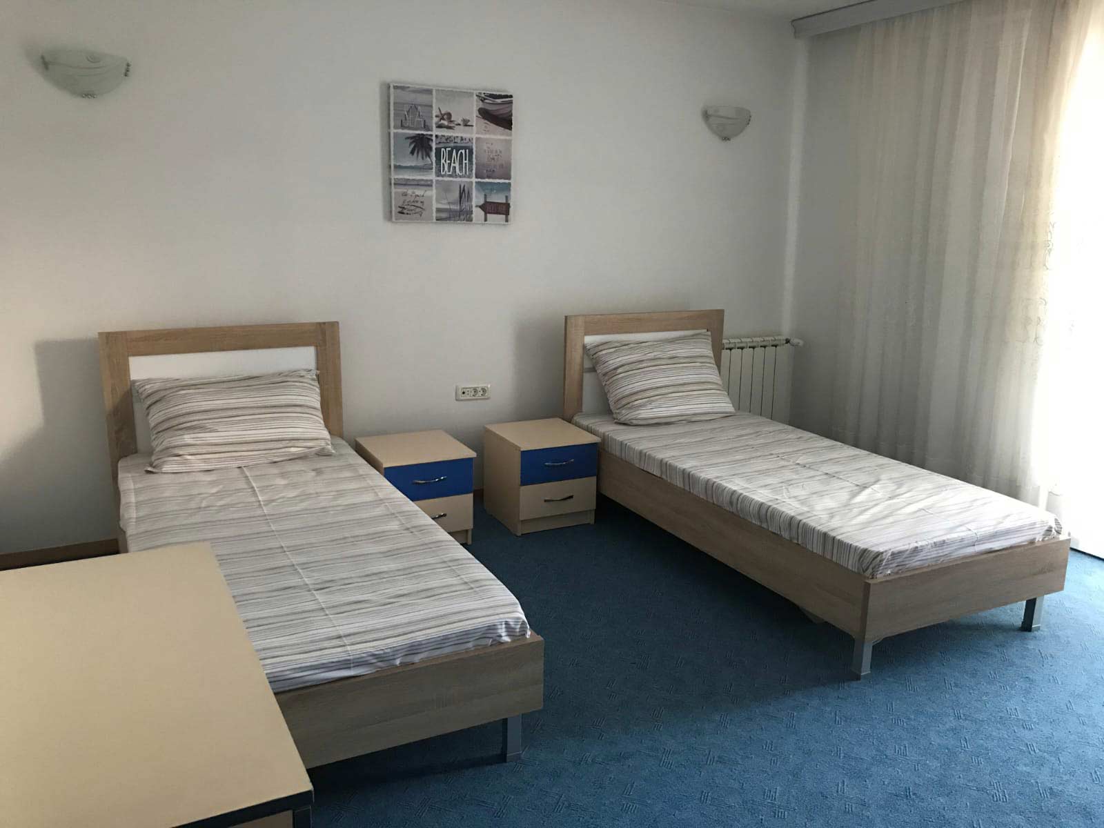 room, beds,