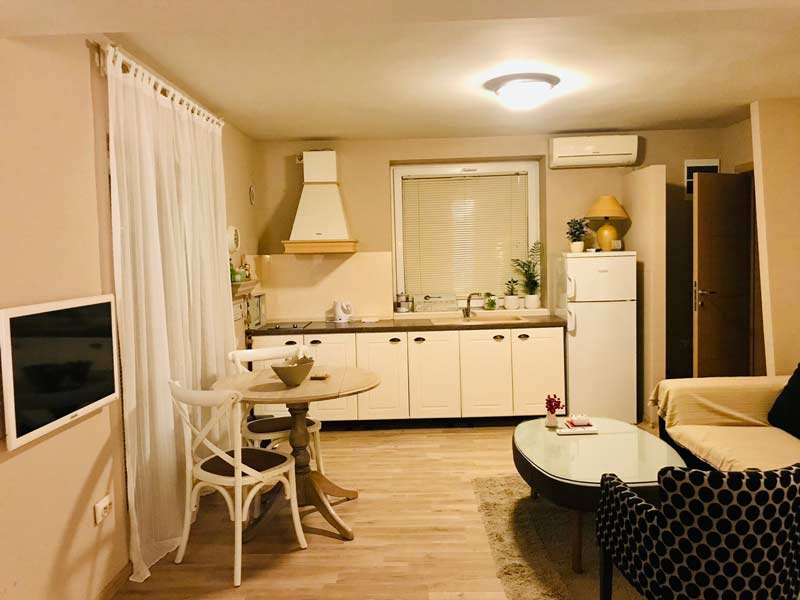 kitchen, table,