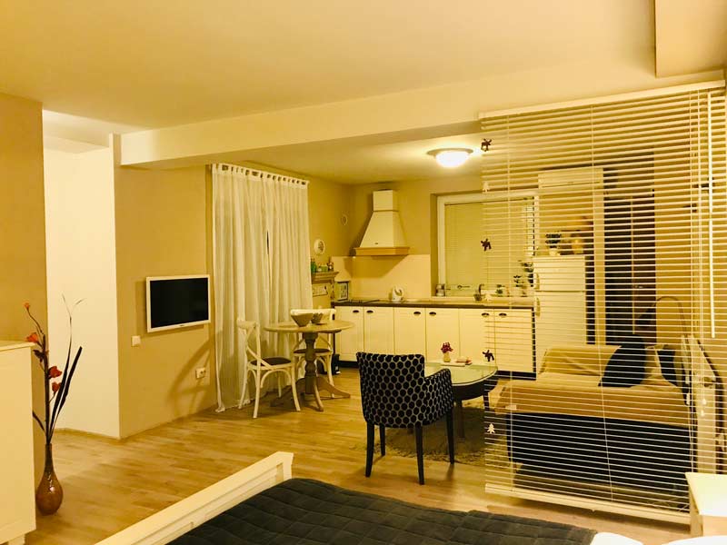 kitchen, table,